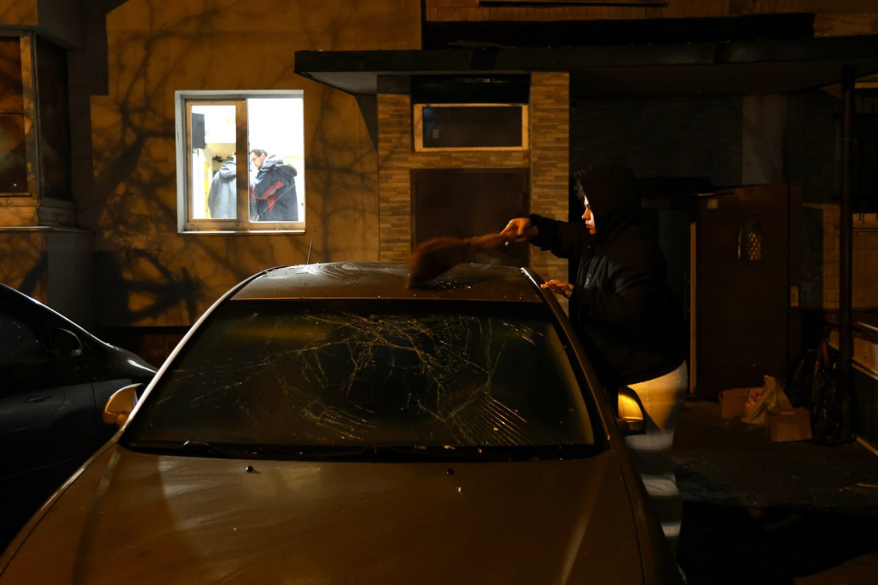 Київ зазнав комбінованої російської атаки. Фото: ДСНС Києва